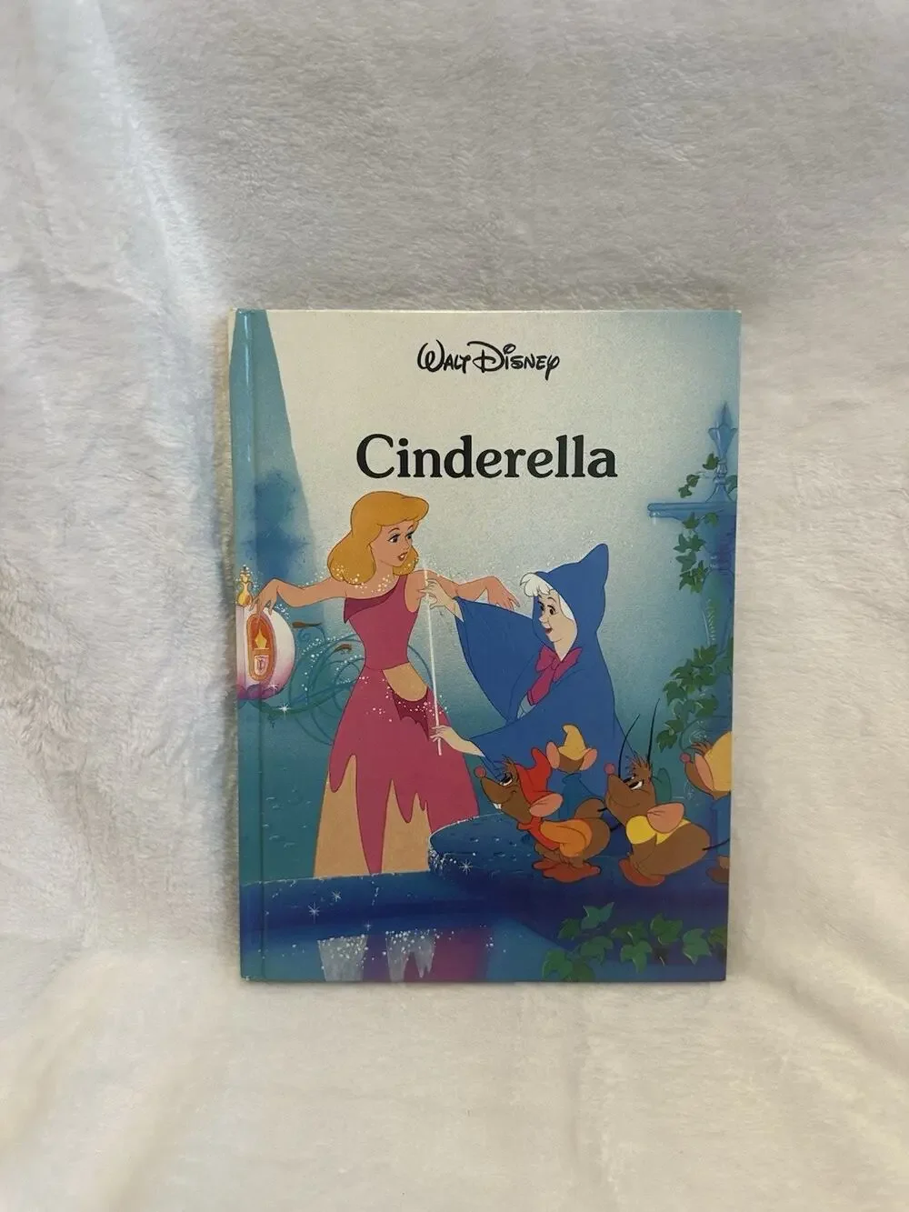 1986 Vintage Walt Disney Cinderella Book Excellent Condition
